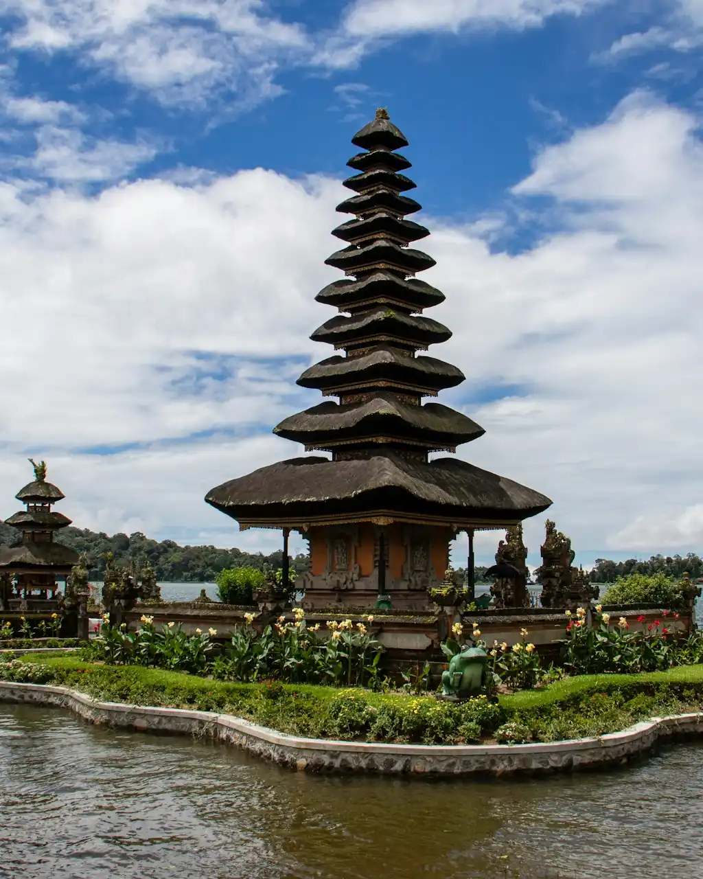 Ulun Danu temple on the lake